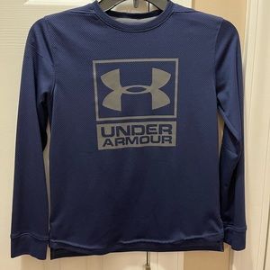 Under Armour boys Longsleeve shirt, moisture wicking. Size youth large.